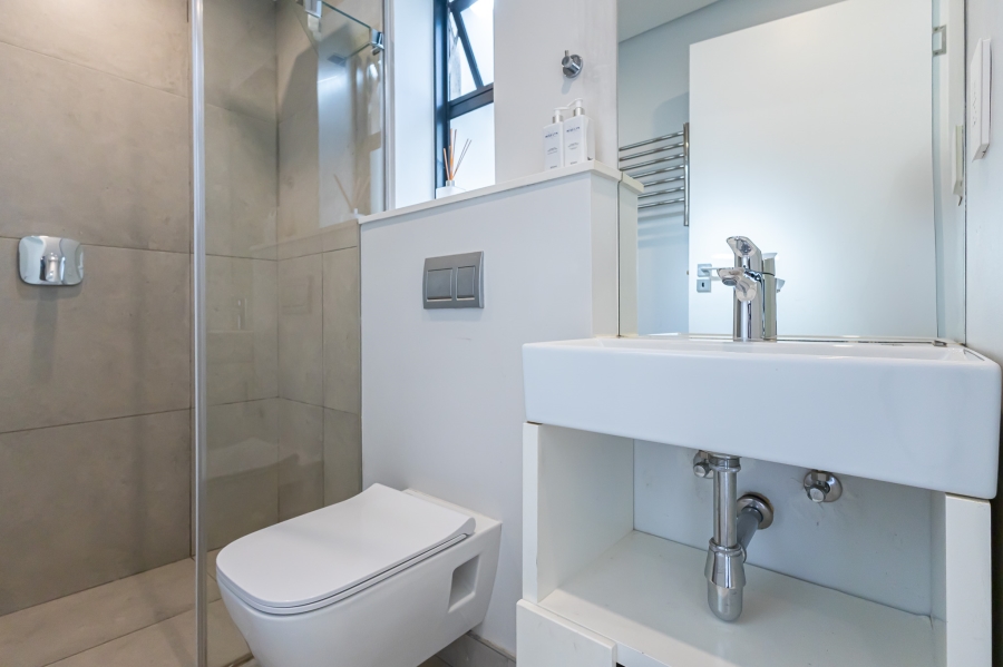 To Let 2 Bedroom Property for Rent in Sea Point Western Cape